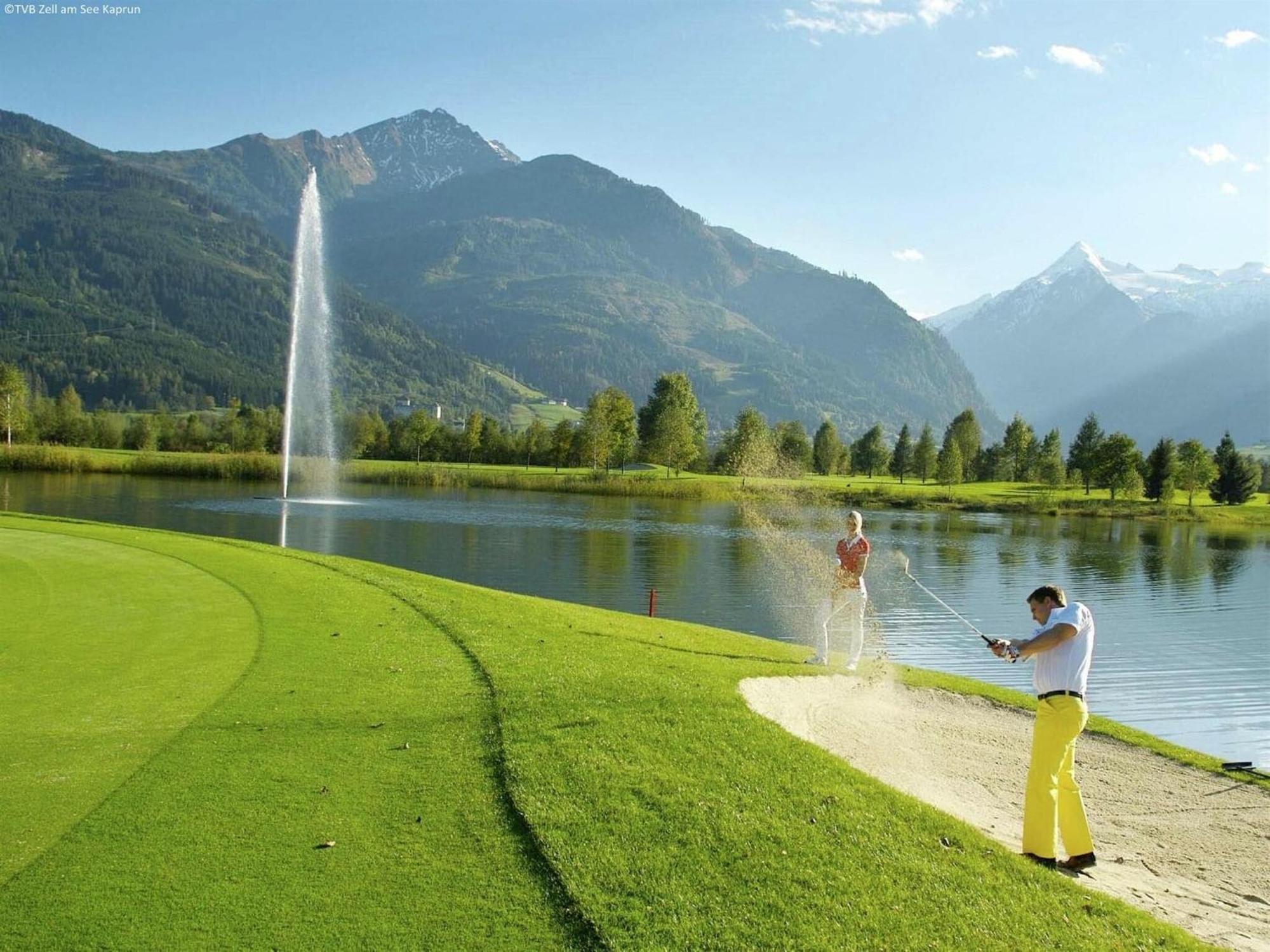 Ferienhaus Spacious Holiday In Zell am See